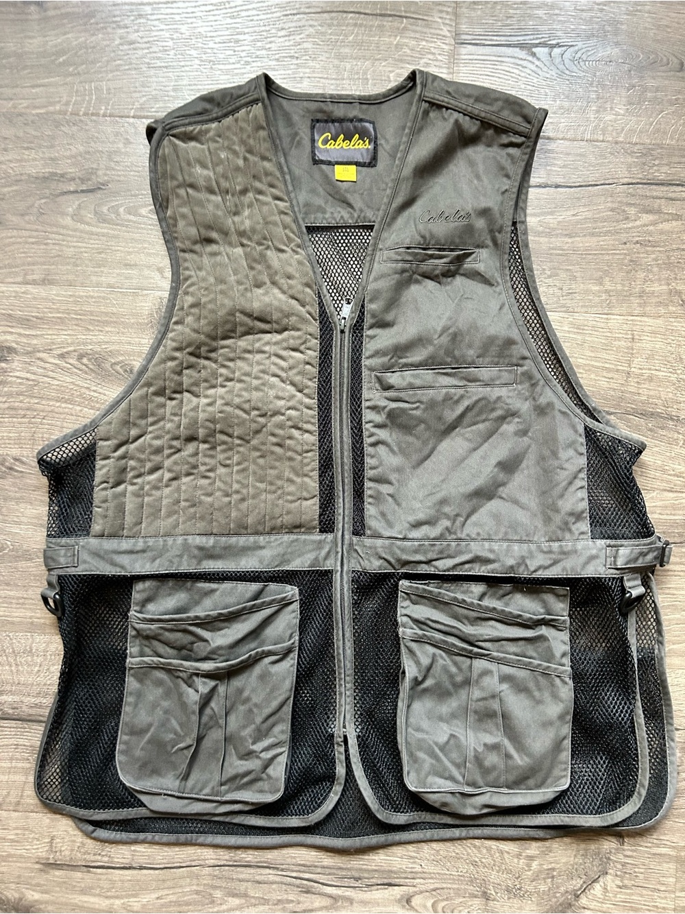 Cabela’s men’s 2XL multi-pocket mesh utility/hunting vest